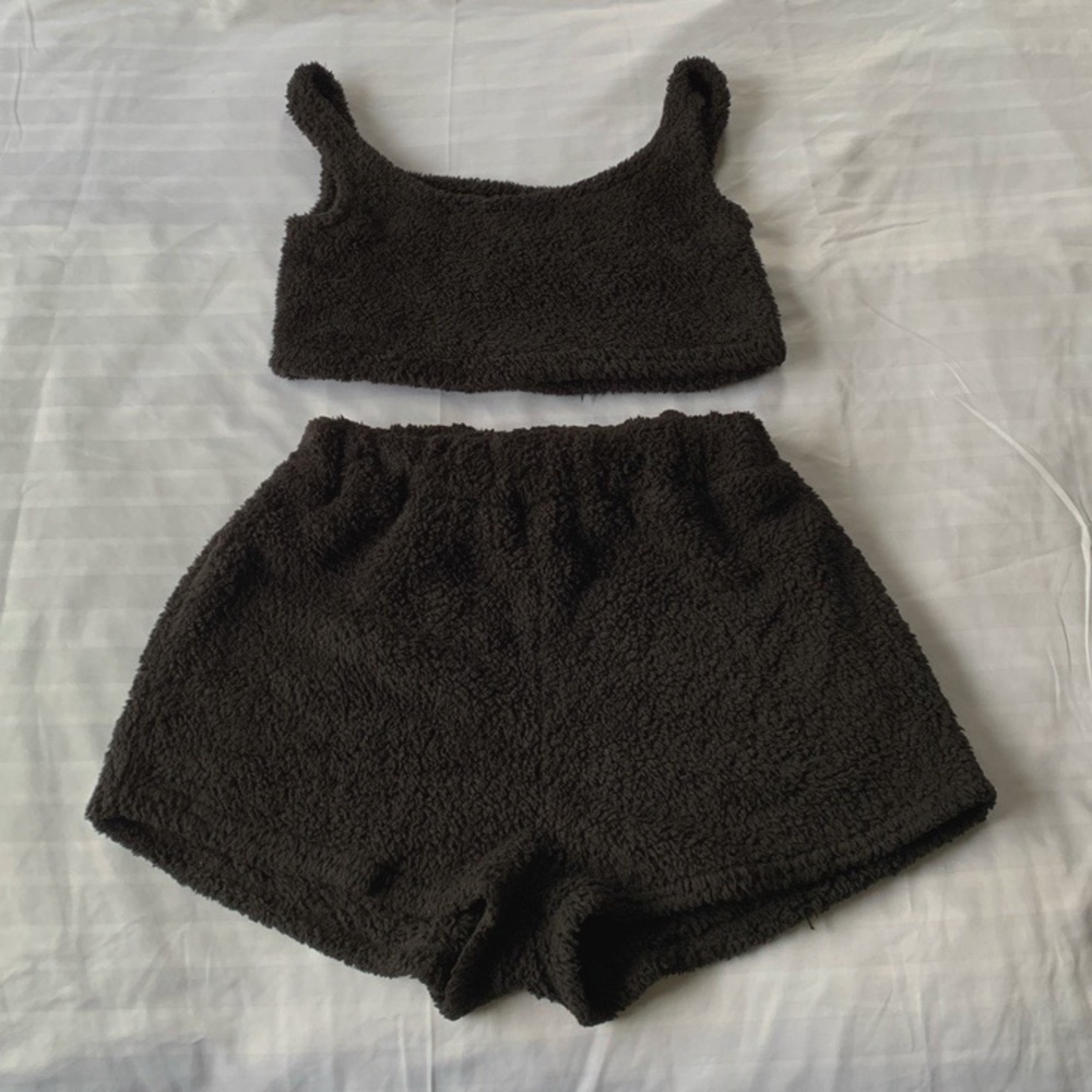 ✨Fuzzy 2 piece✨